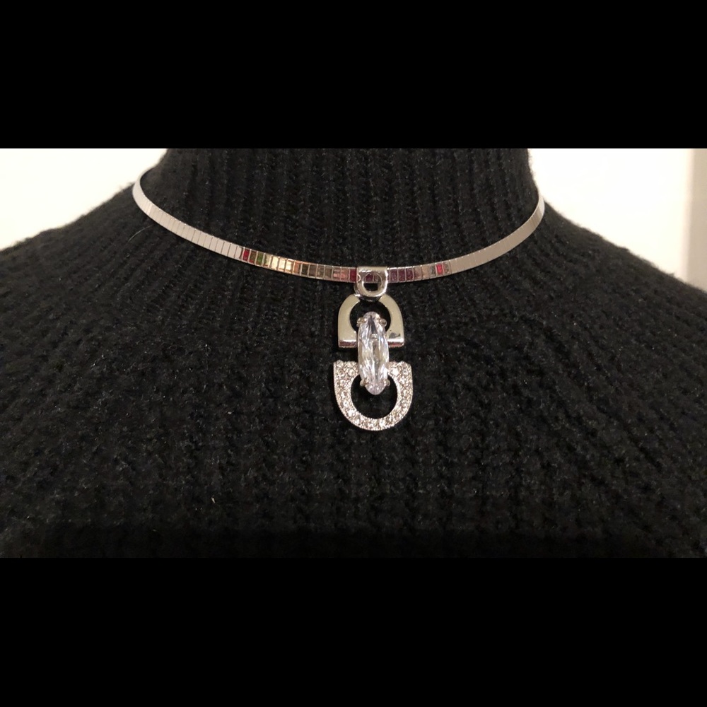 Choker necklace